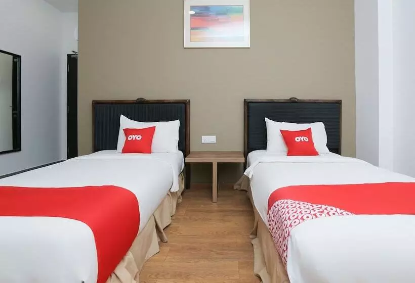 Hotelli Oyo 89915 East Mount