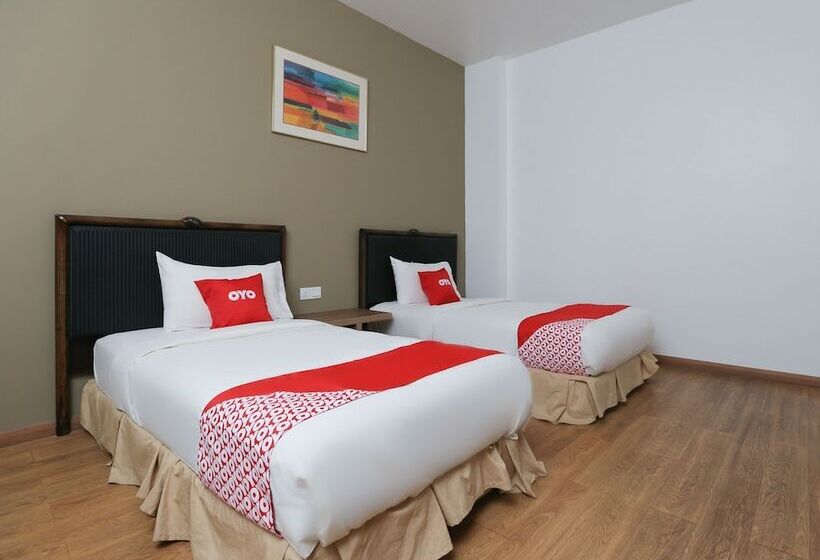 Hotel Oyo 89915 East Mount