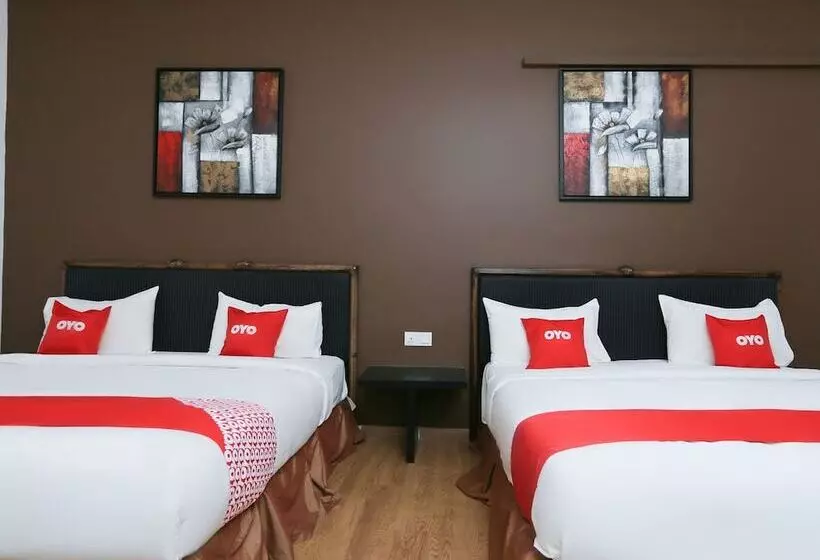 Hotelli Oyo 89915 East Mount