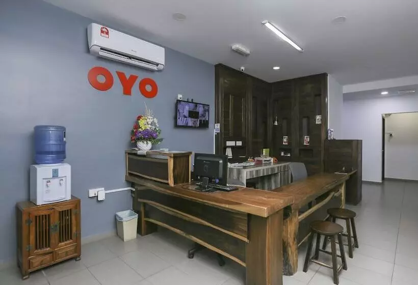 Hotelli Oyo 89915 East Mount