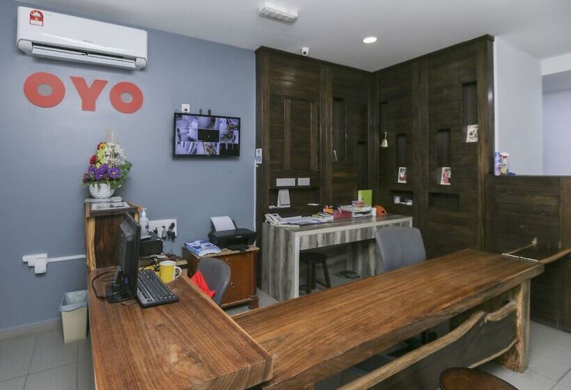 Hotel Oyo 89915 East Mount