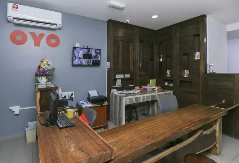 Hotelli Oyo 89915 East Mount