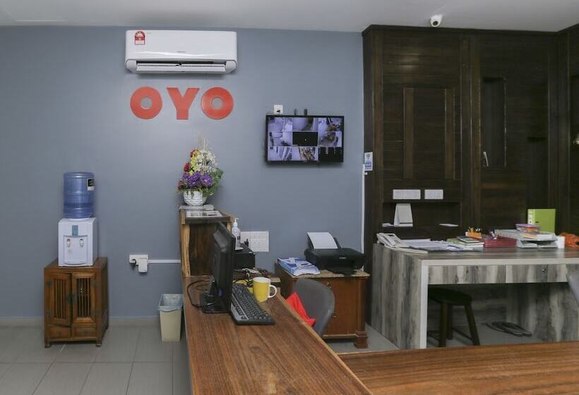 Hotel Oyo 89915 East Mount