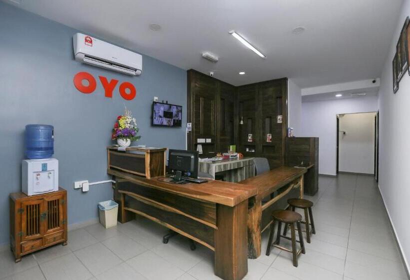 Hotel Oyo 89915 East Mount