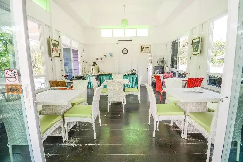 هتل The Target Residence