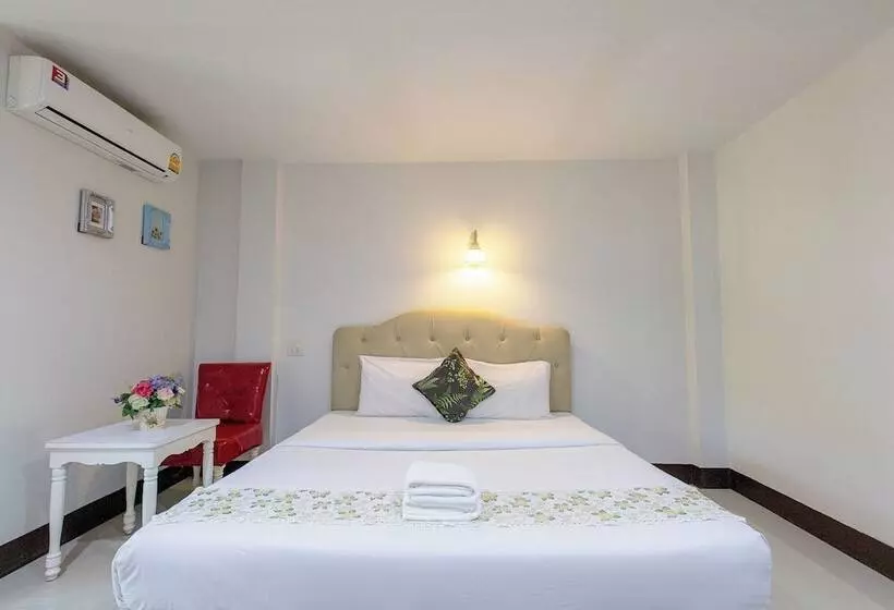 هتل The Target Residence