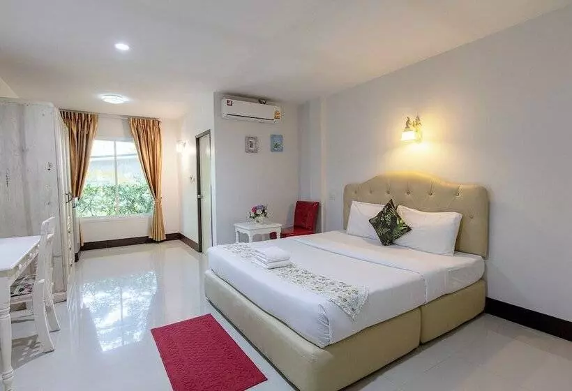 هتل The Target Residence