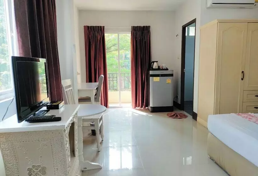 هتل The Target Residence