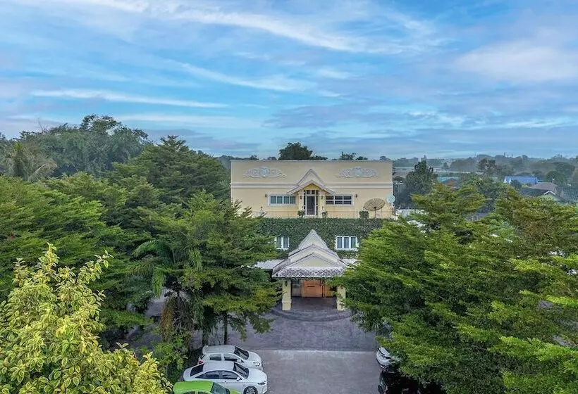 هتل The Target Residence