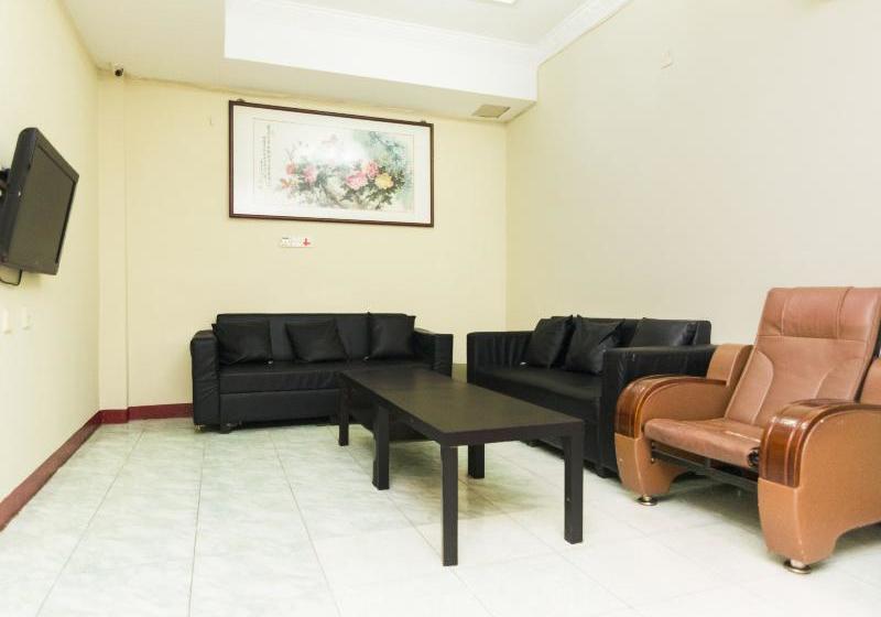 Oyo 1703 Terang Bintang Hotel By Oyo Rooms