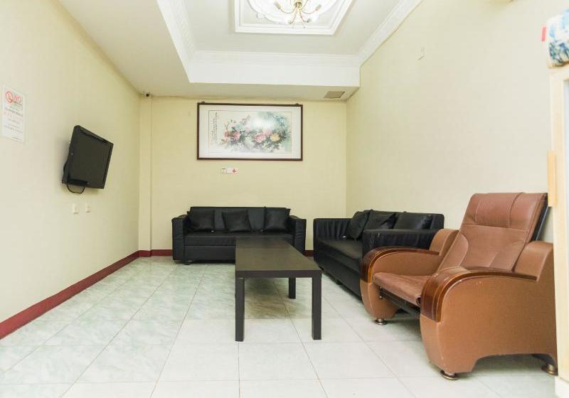 Oyo 1703 Terang Bintang Hotel By Oyo Rooms