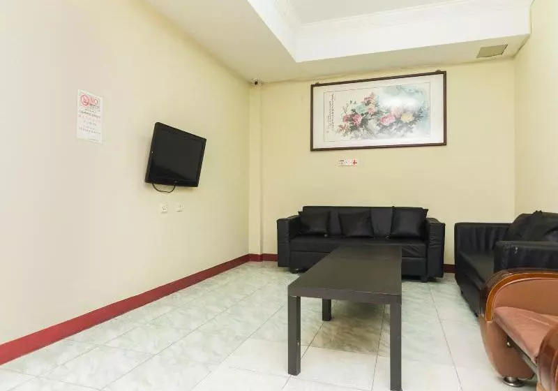 Oyo 1703 Terang Bintang Hotel By Oyo Rooms