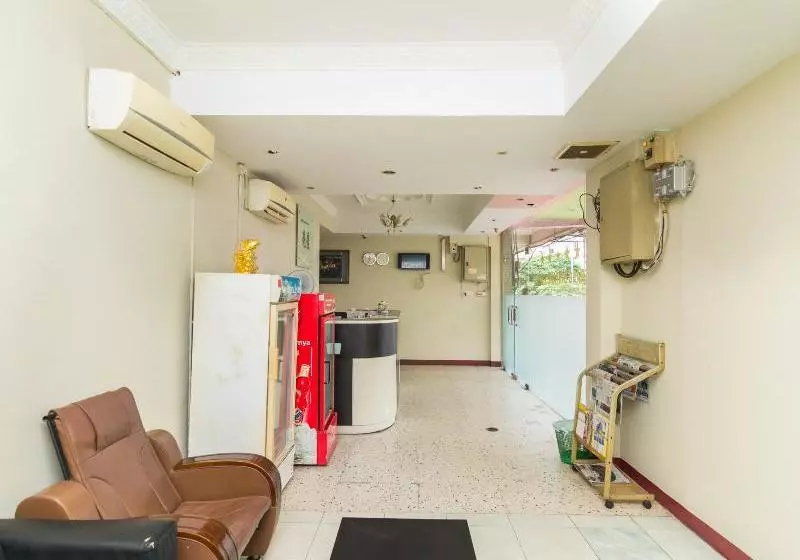 Oyo 1703 Terang Bintang Hotel By Oyo Rooms