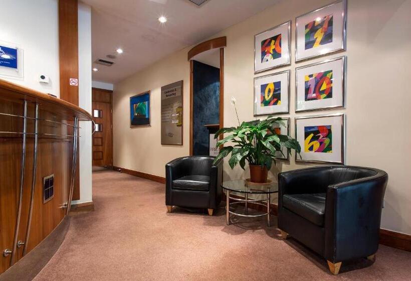 هتل Britannia Leeds Bradford Airport