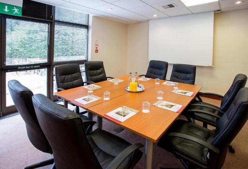 هتل Britannia Leeds Bradford Airport