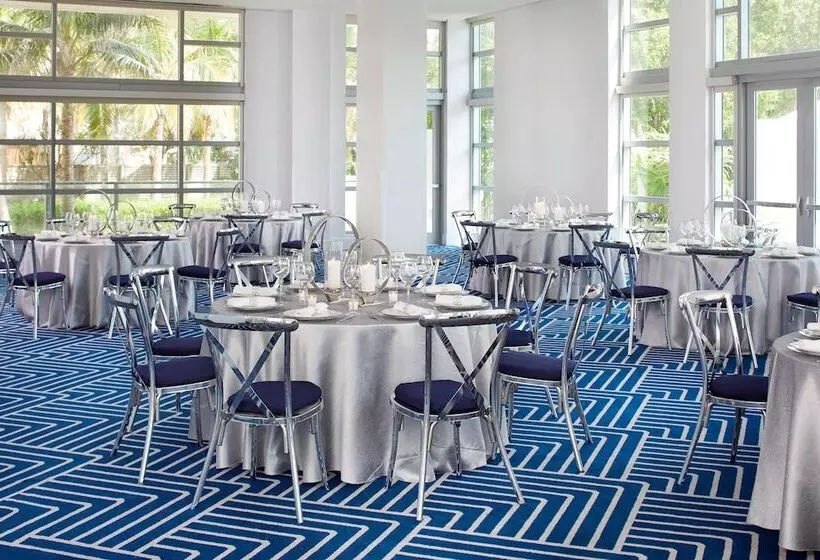 Cadillac Hotel & Beach Club, Autograph Collection