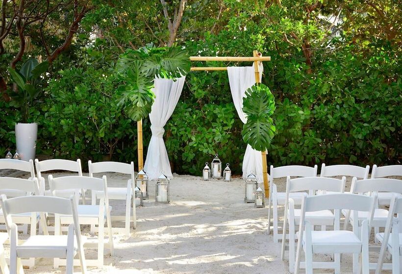 Cadillac Hotel & Beach Club, Autograph Collection