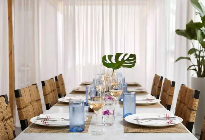 Cadillac Hotel & Beach Club, Autograph Collection