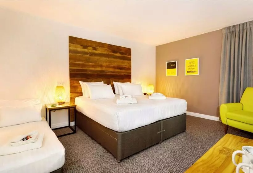 ホテル Cedar Court Bradford