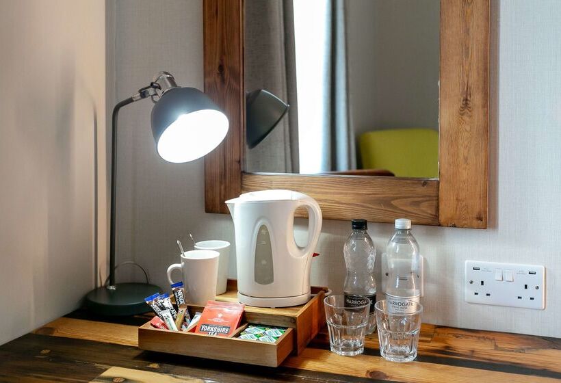 هتل Cedar Court Bradford