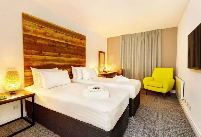 ホテル Cedar Court Bradford