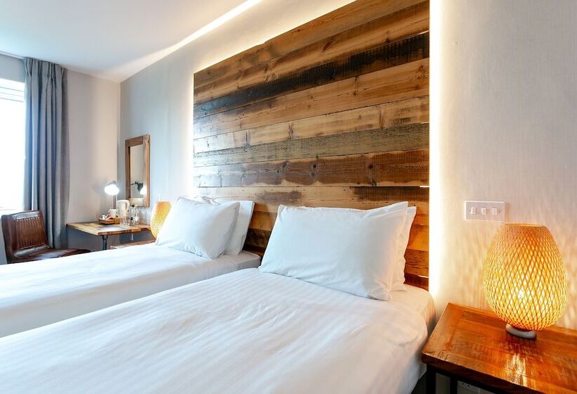 هتل Cedar Court Bradford