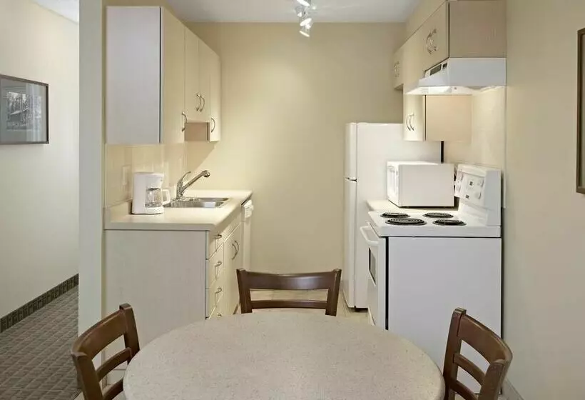 酒店 Coast Fraser Tower