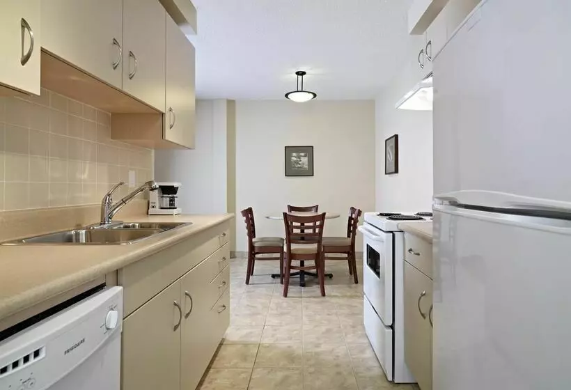 酒店 Coast Fraser Tower