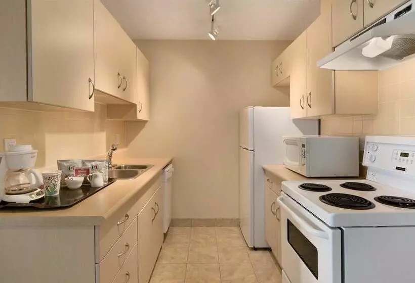 酒店 Coast Fraser Tower