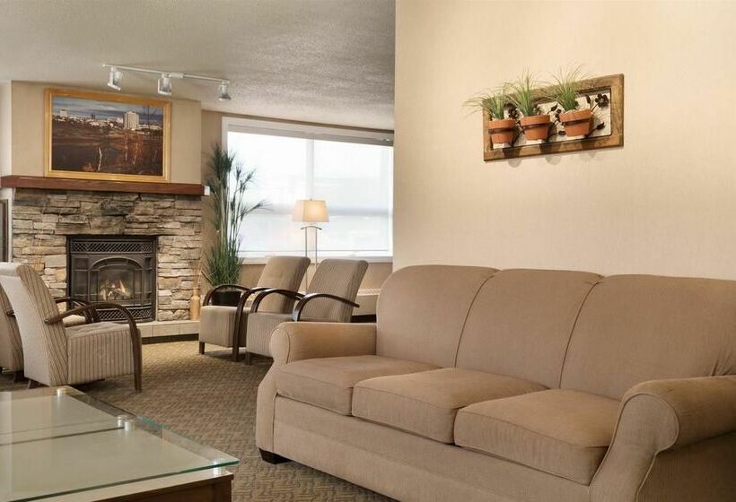 فندق Coast Fraser Tower