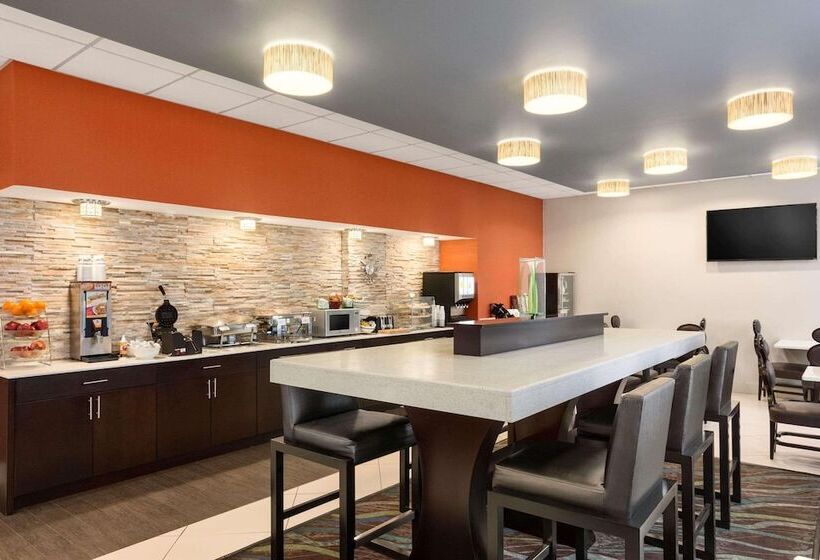 هتل Country Inn & Suites By Radisson, Nashville Airport, Tn