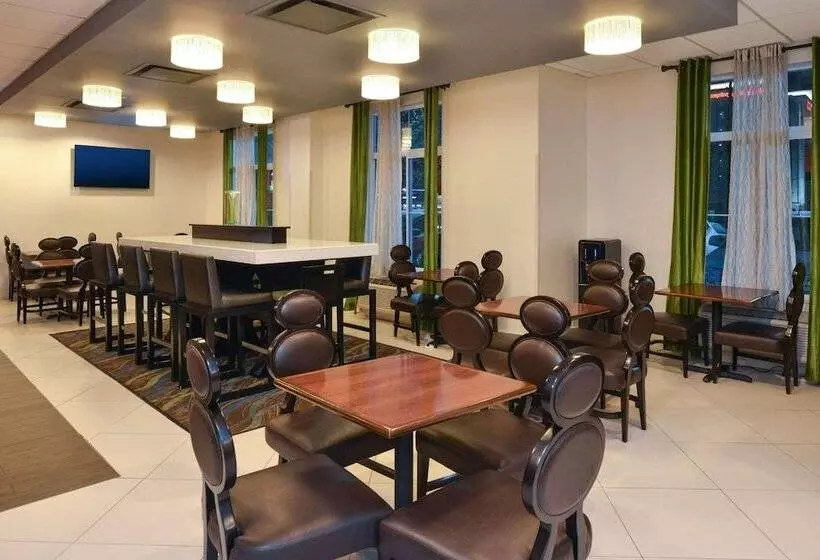 ホテル Country Inn & Suites By Radisson, Nashville Airport, Tn