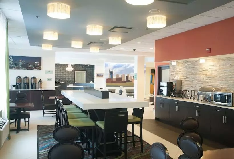 ホテル Country Inn & Suites By Radisson, Nashville Airport, Tn