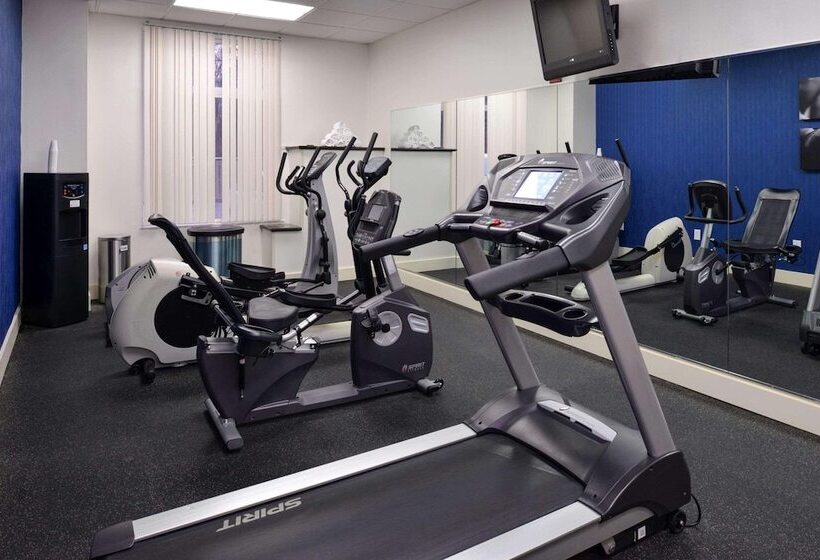 هتل Country Inn & Suites By Radisson, Nashville Airport, Tn