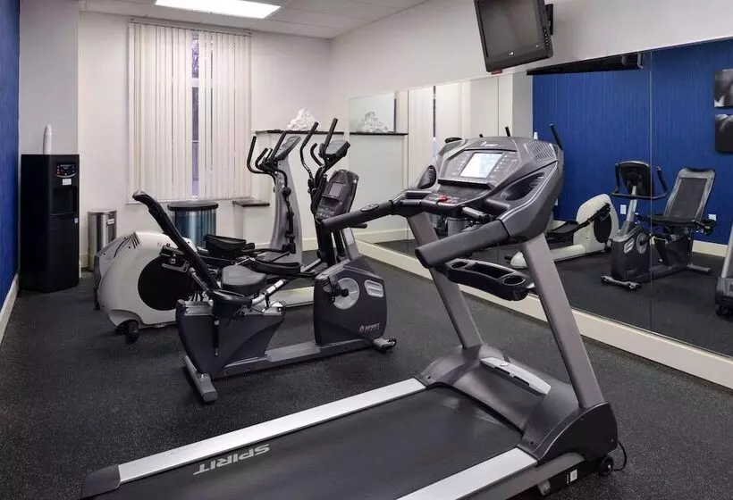 ホテル Country Inn & Suites By Radisson, Nashville Airport, Tn