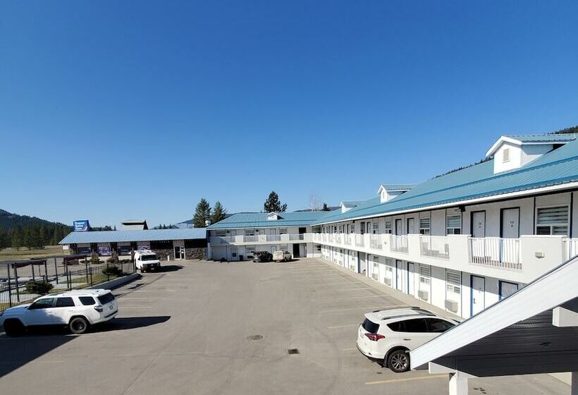 בית מלון כפרי Grand Forks Inn