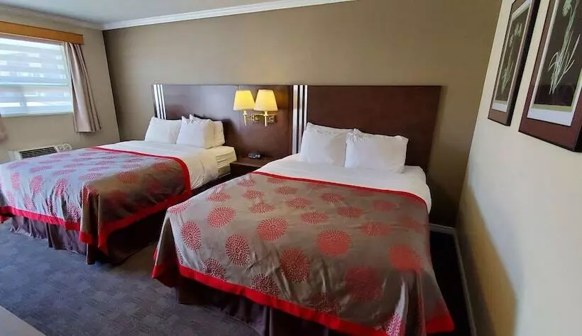 호텔 Grand Forks Inn