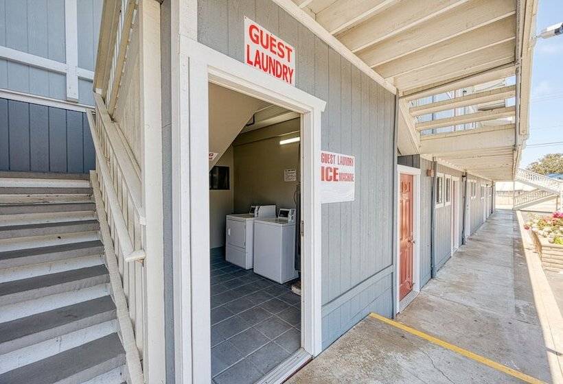 Отель Harbor House Inn