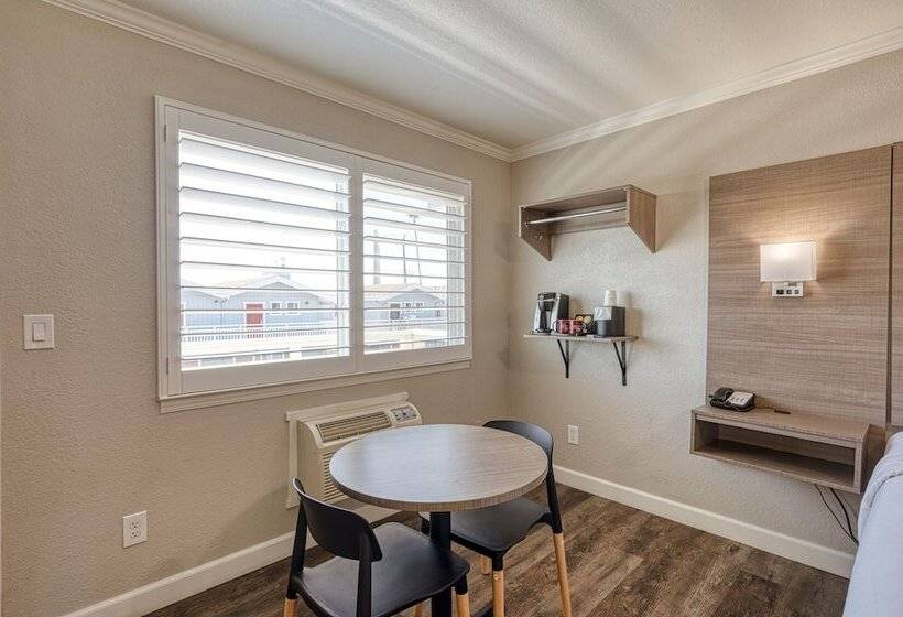 Отель Harbor House Inn