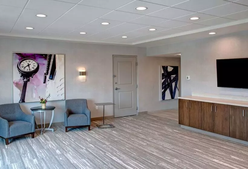 هتل Hilton Garden Inn Kansas City