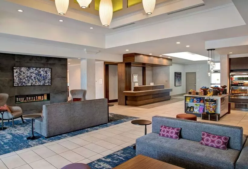 هتل Hilton Garden Inn Kansas City