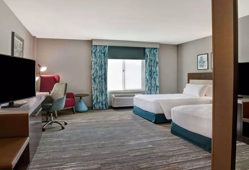 هتل Hilton Garden Inn Kansas City