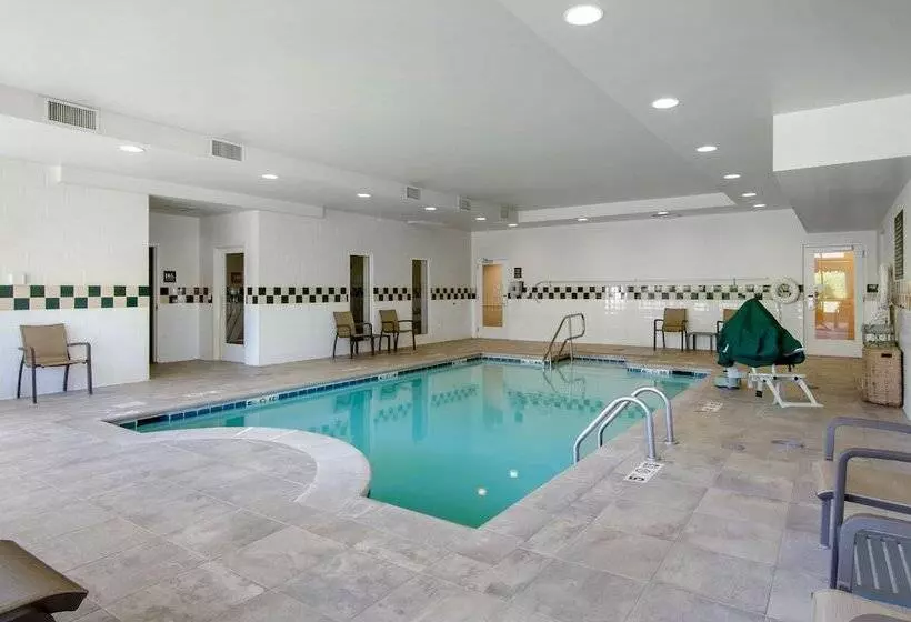 هتل Hilton Garden Inn Kansas City