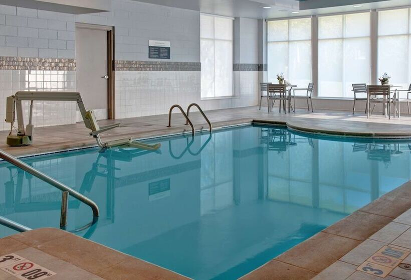 فندق Hilton Garden Inn Kansas City