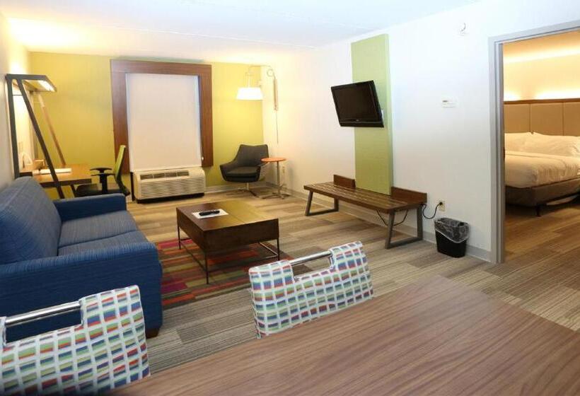 Otel Holiday Inn Express & Suites Newport News, An Ihg