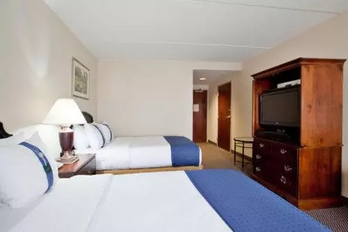 هتل Holiday Inn Express & Suites Newport News, An Ihg