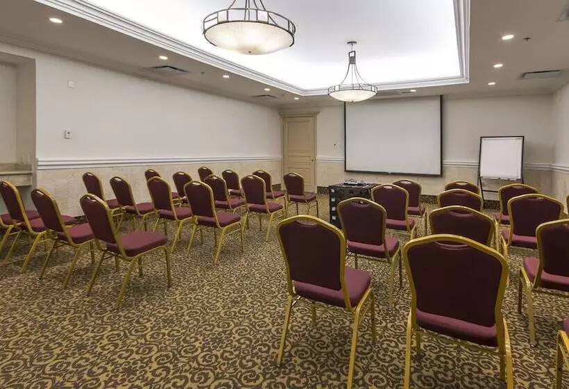 هتل Holiday Inn Queretaro Centro Historico, An Ihg