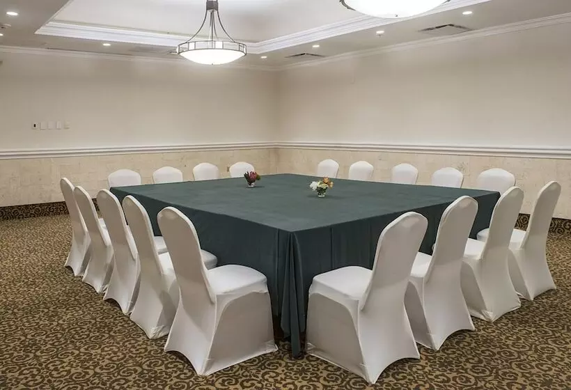 هتل Holiday Inn Queretaro Centro Historico, An Ihg