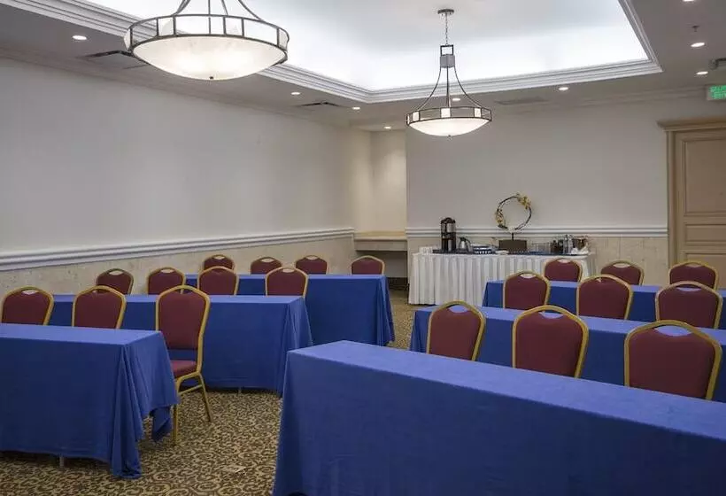 هتل Holiday Inn Queretaro Centro Historico, An Ihg