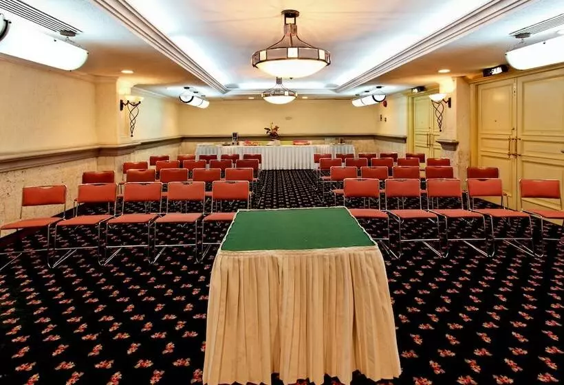 هتل Holiday Inn Queretaro Centro Historico, An Ihg